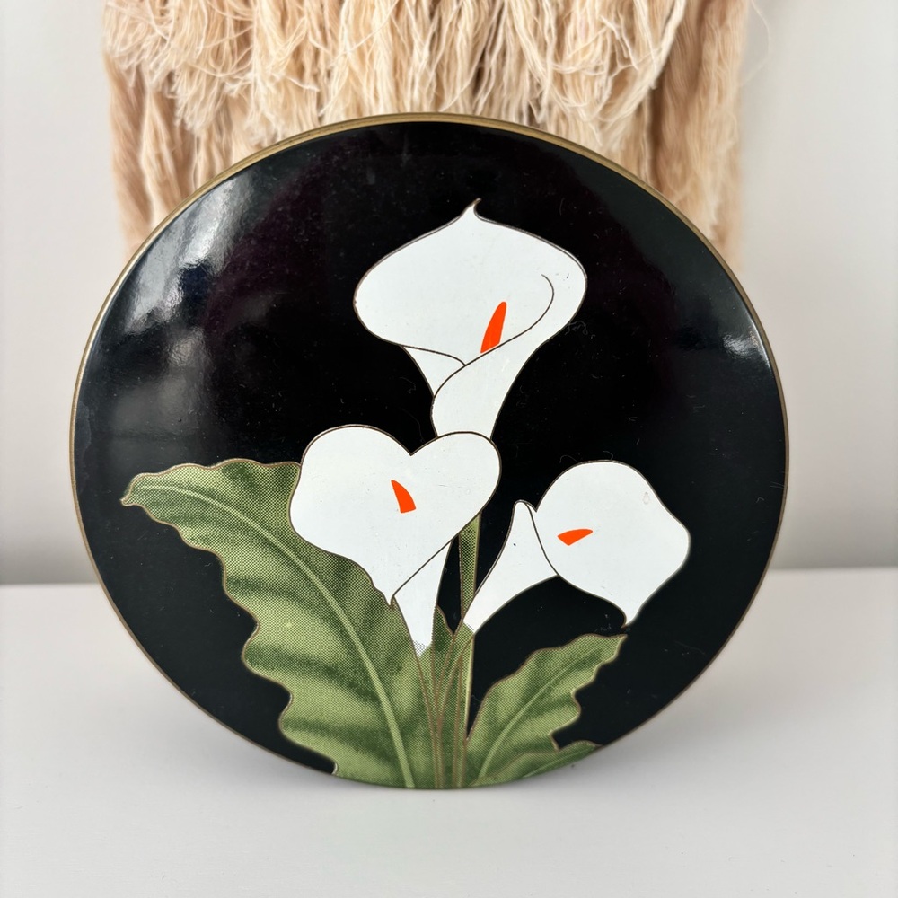 OTAGIRI vintage Calla Lily lacquer trinket box round lacquerware lidded dish